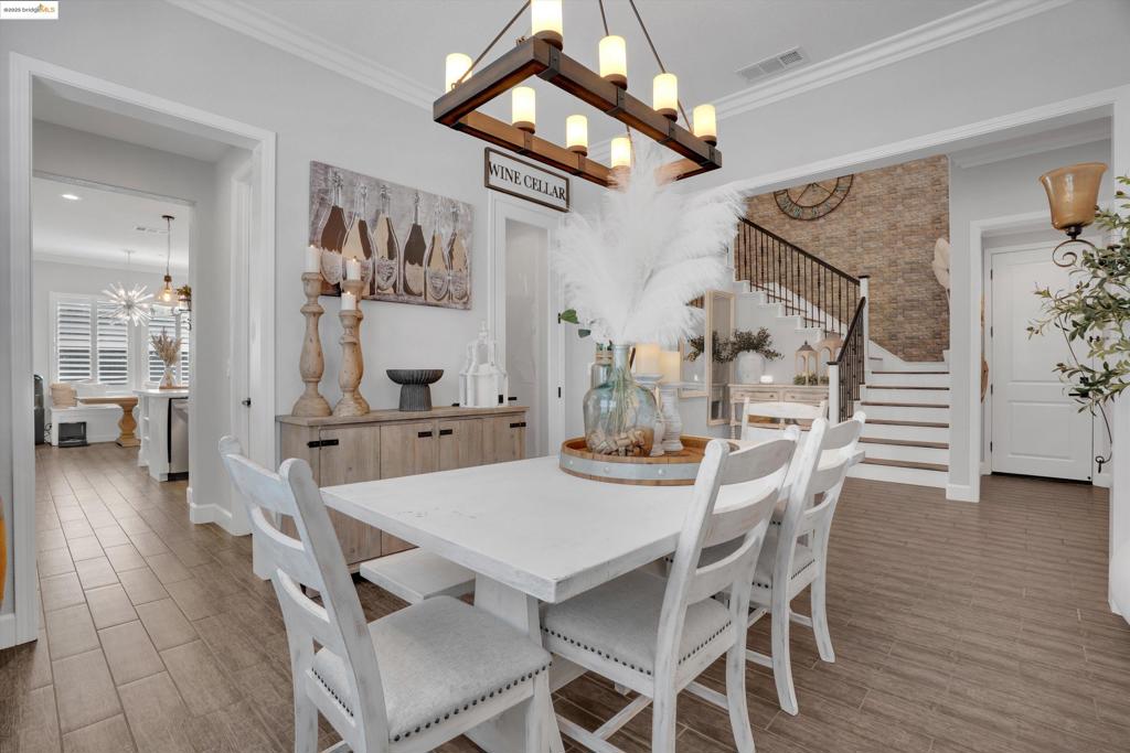 THE LAKES - Residential