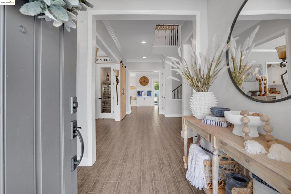 THE LAKES - Residential