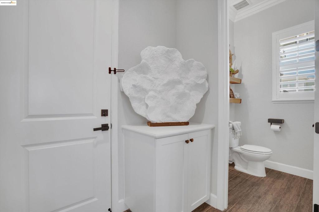 THE LAKES - Residential