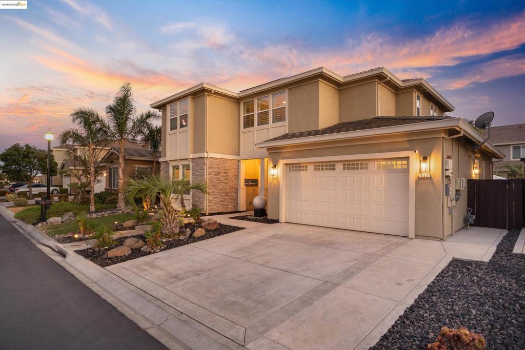 THE LAKES - Residential