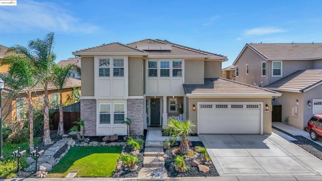 THE LAKES - Residential