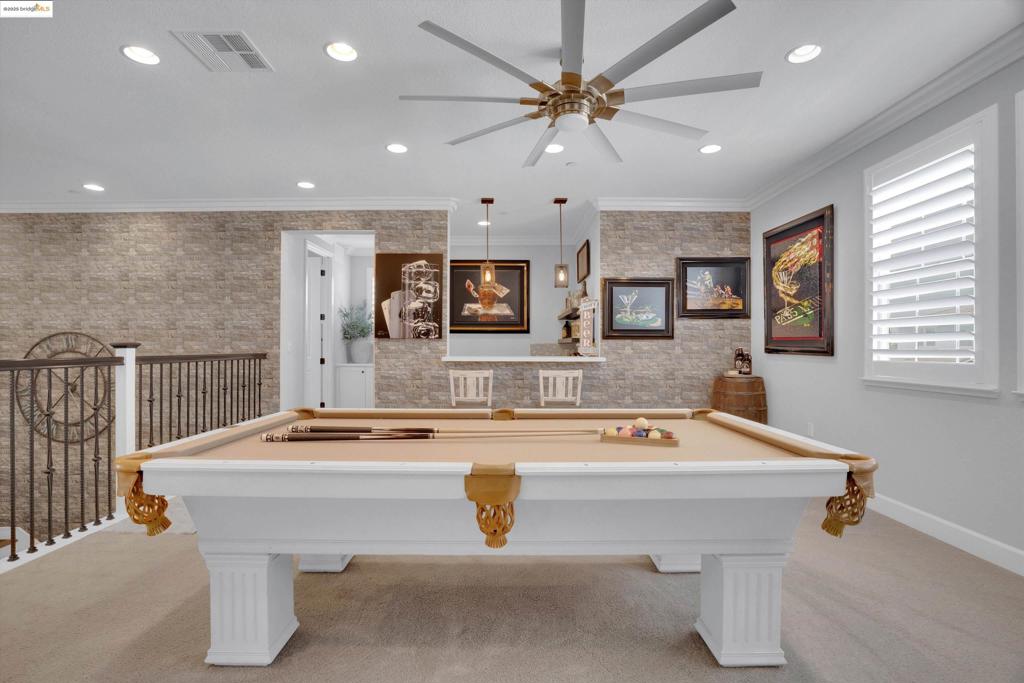 THE LAKES - Residential