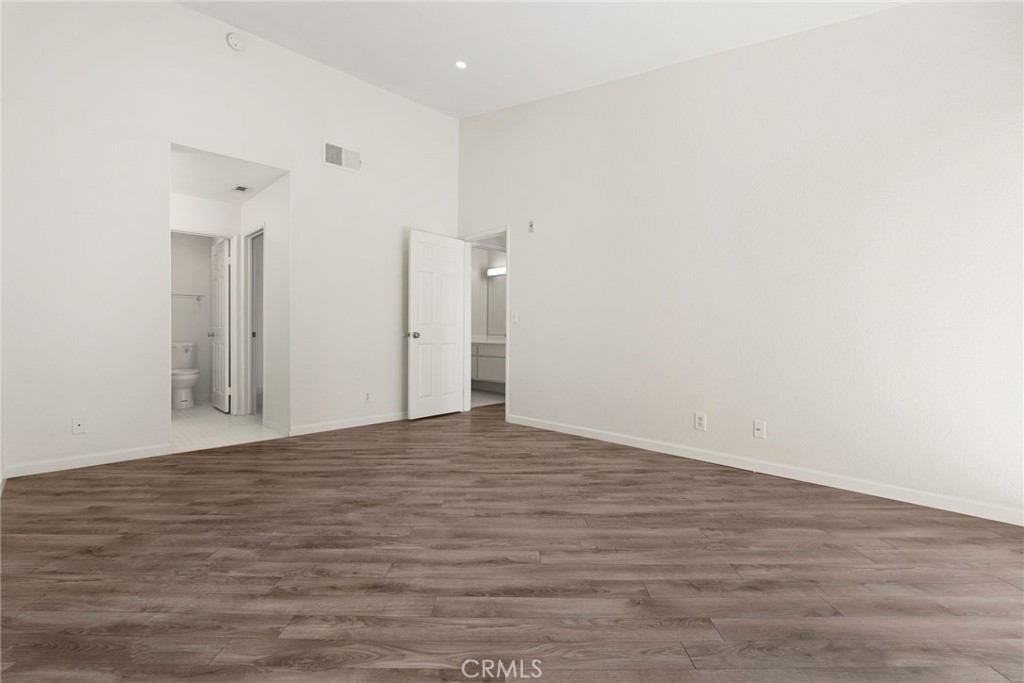 Oak Park (867) - Residential Lease