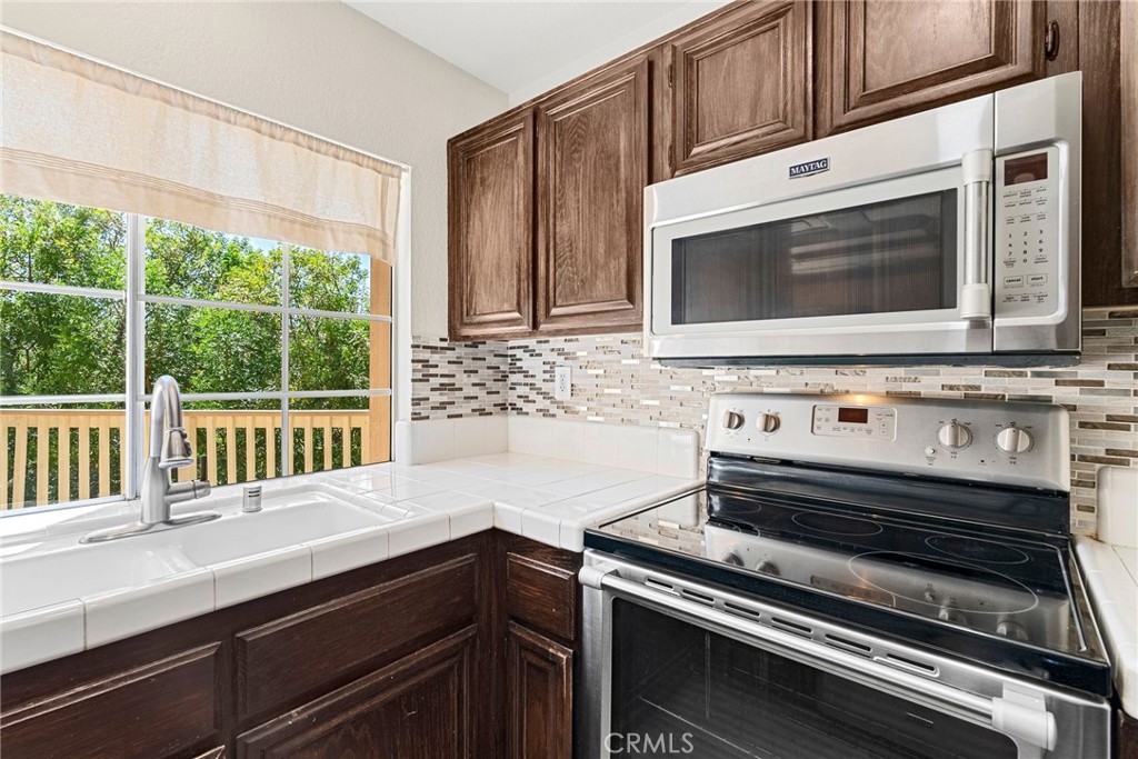 Oak Park (867) - Residential Lease