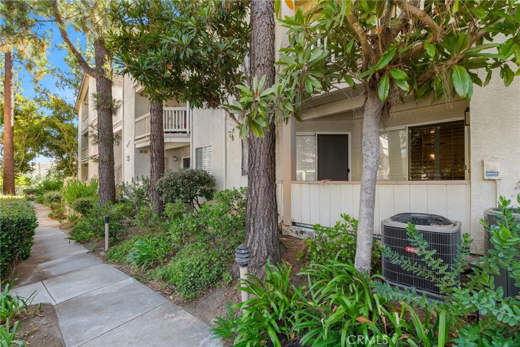 Oak Park (867) - Residential Lease