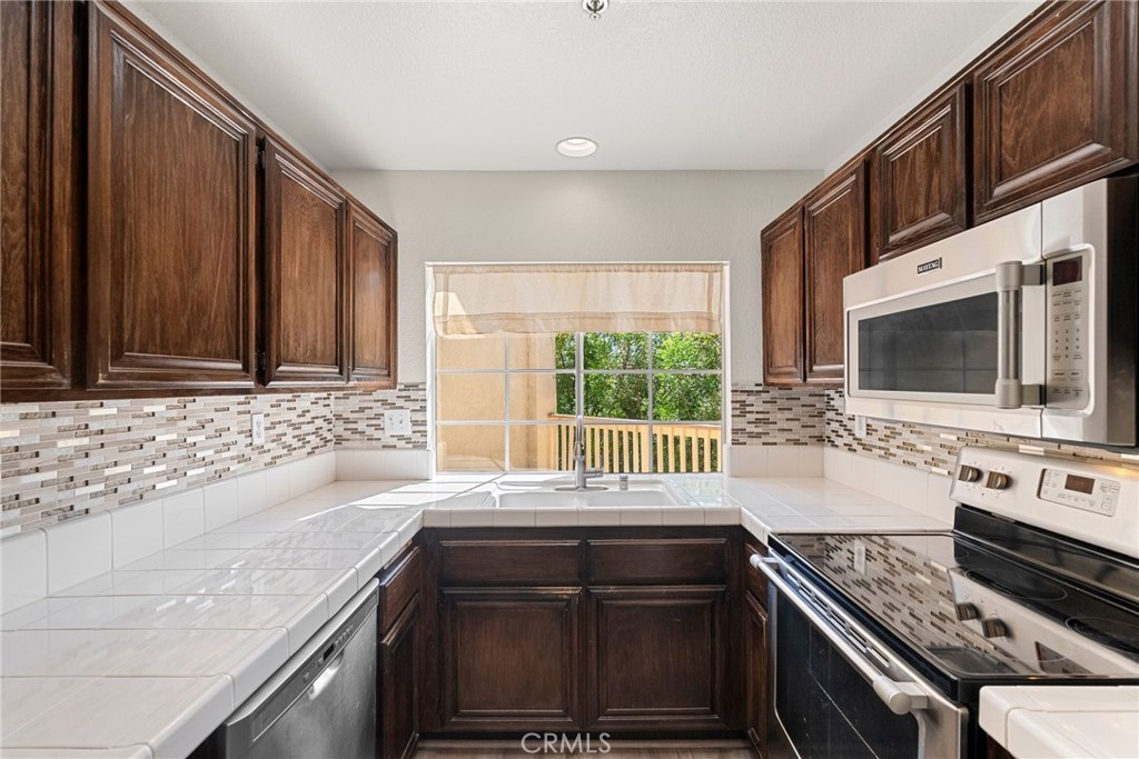 Oak Park (867) - Residential Lease
