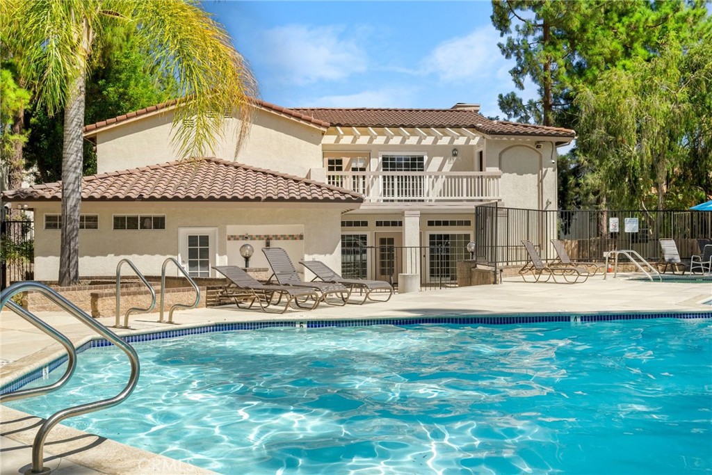 Oak Park (867) - Residential Lease