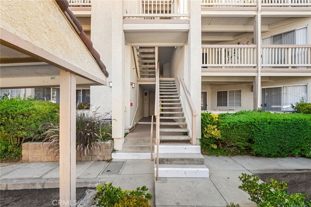 Oak Park (867) - Residential Lease