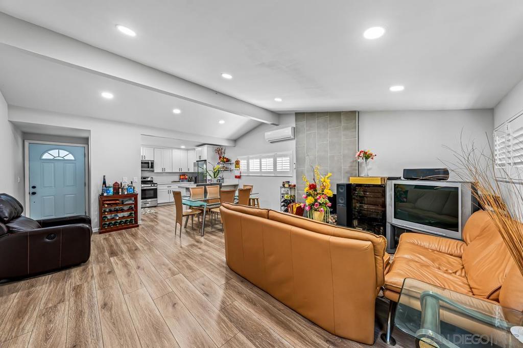 2626 Marathon Dr