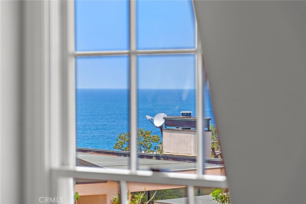 Photo of 31672 SEA BLUFF Lane, Laguna Beach, CA 92651 (MLS # LG25235520)