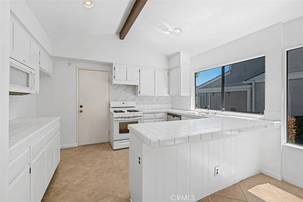 San Juan Capistrano, California 92675, United States, 2 Bedrooms Bedrooms, ,2 BathroomsBathrooms,Residential,Pending,207383