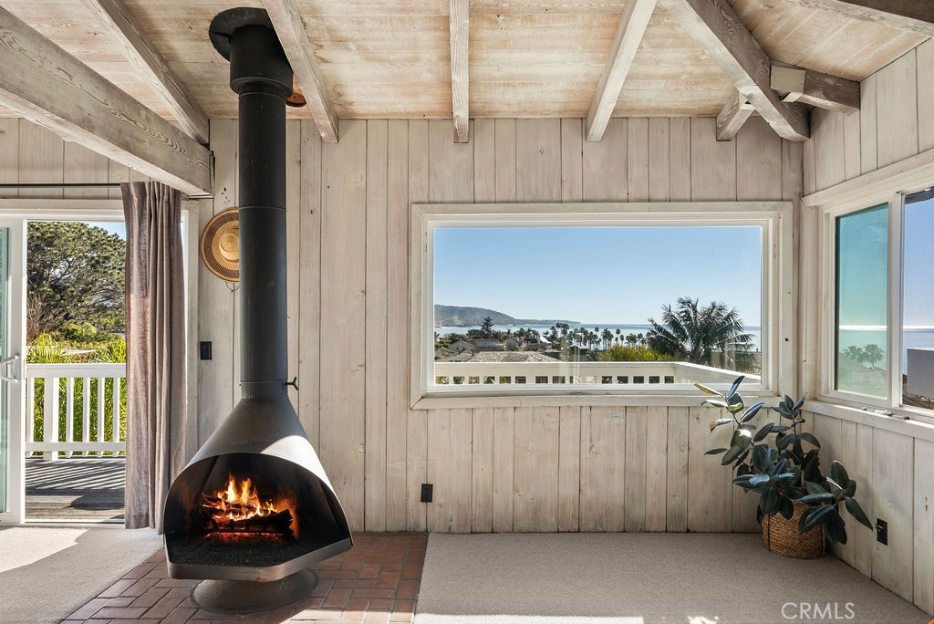 128 Crescent Bay Drive