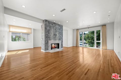 Photo of 500 Smithwood Drive, Beverly Hills, CA 90212 (MLS # 26652325)