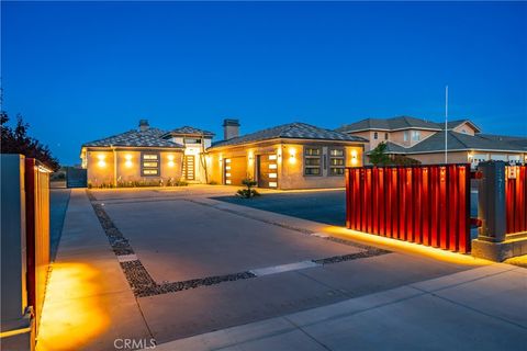Photo of 42720 23rd Street W, Lancaster, CA 93536 (MLS # SR26099765)