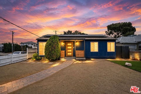 Photo of 11143 Califa Street, Los Angeles, CA 91601 (MLS # 26872251)