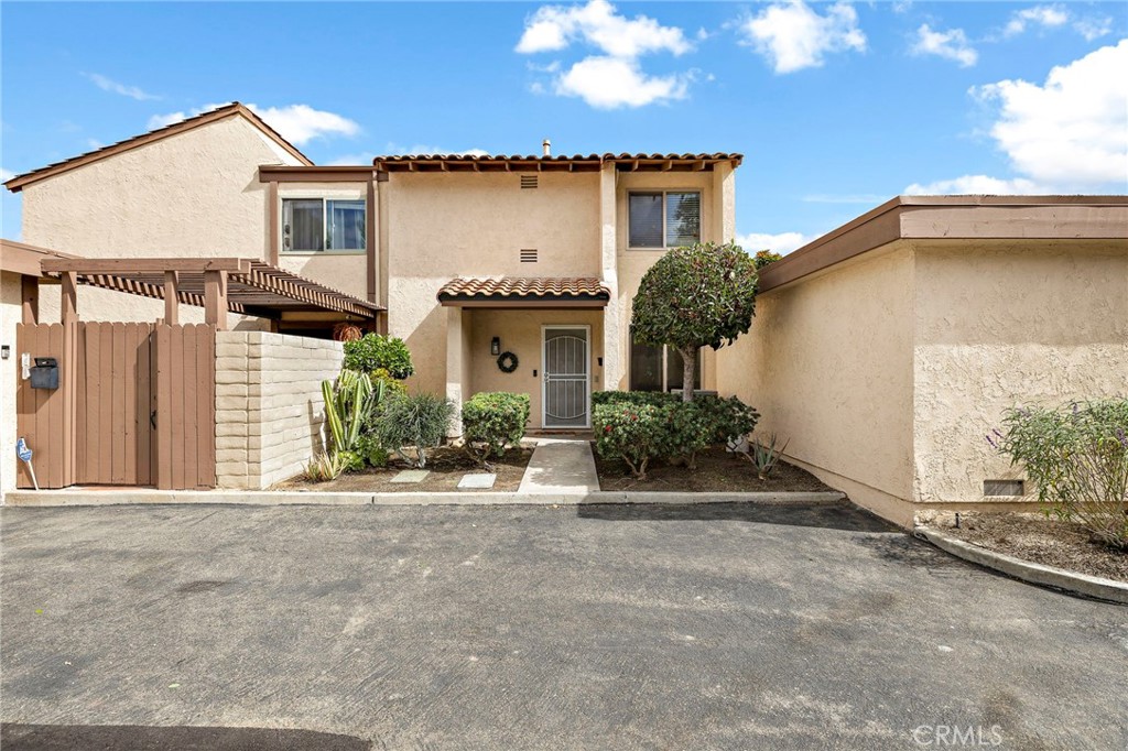 Rancho Yorba (RNYB) - Residential