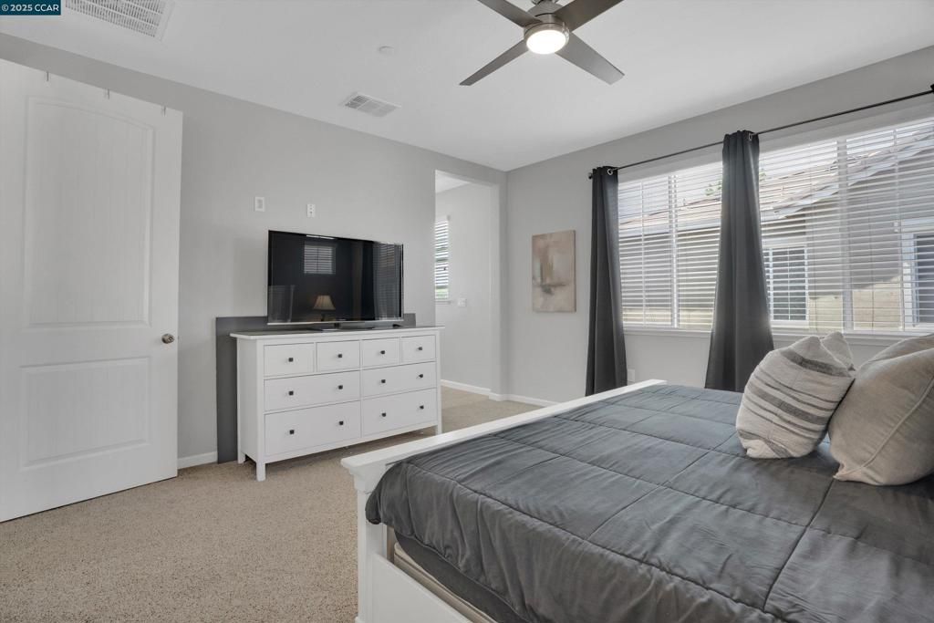 listing image 130729500900300462831