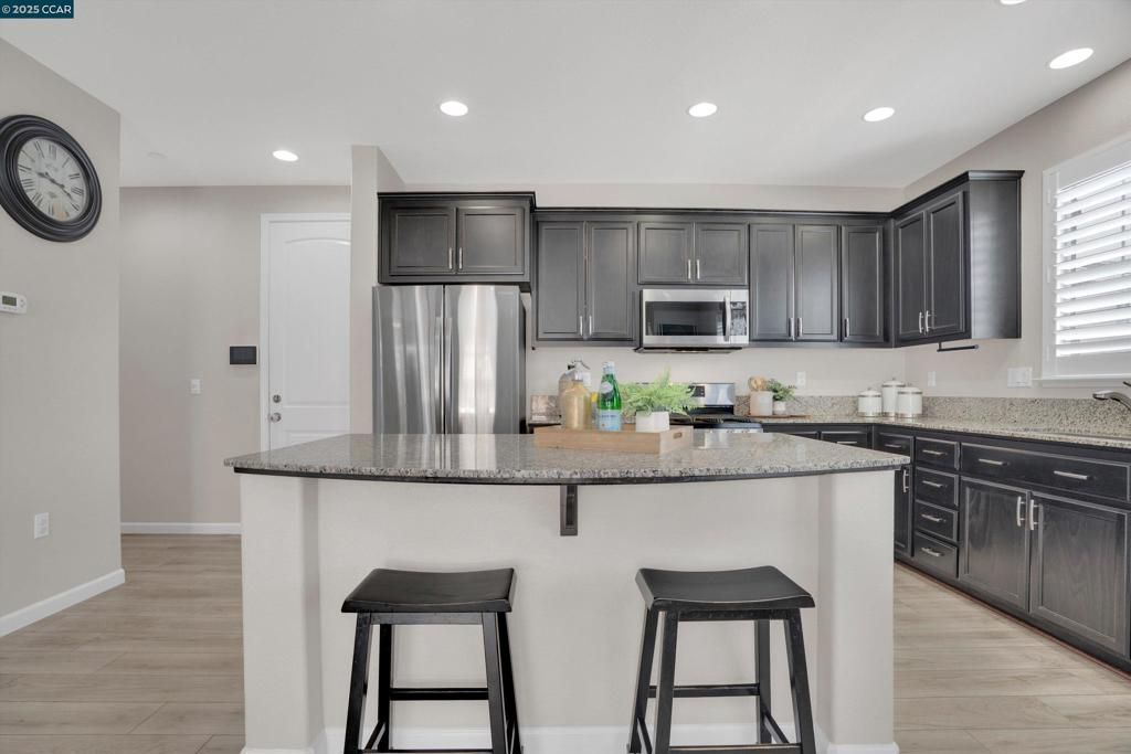 listing image 130727059805625509913