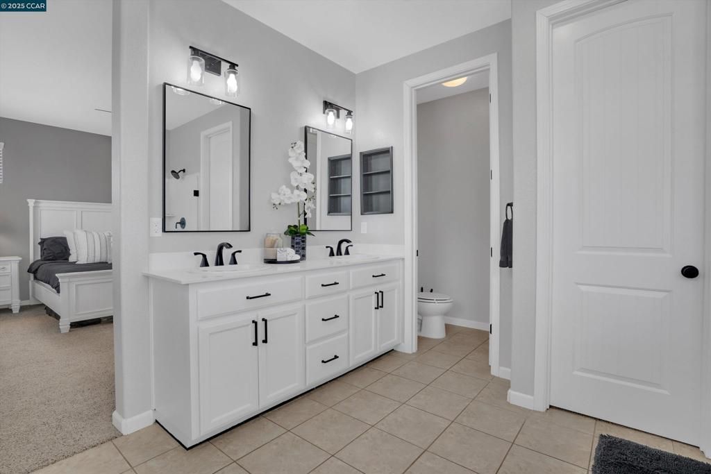 listing image 130725731129824729153