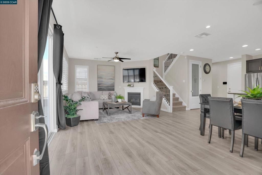 listing image 130725142072176902377