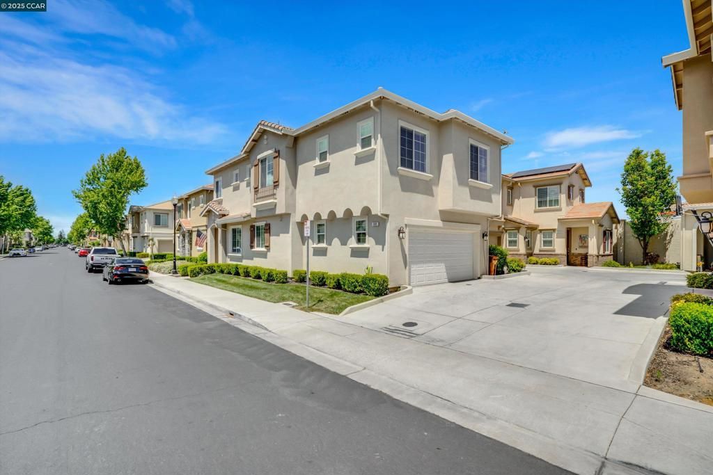 listing image 130728827446943840984