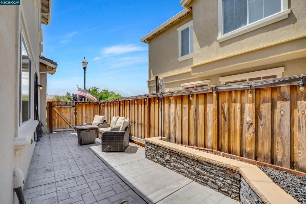 listing image 130726083433656674443