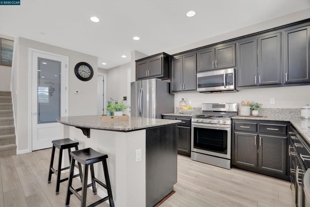 listing image 130724403420880585259