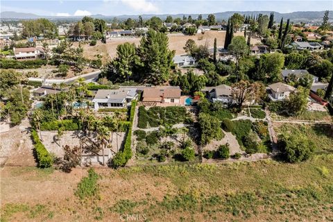 Tiny photo for 8971 Moorcroft Ave, West Hills, CA 91304 (MLS # SR26085525)