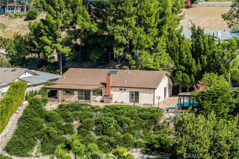 Tiny photo for 8971 Moorcroft Ave, West Hills, CA 91304 (MLS # SR26085525)