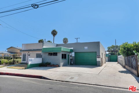 Photo of 11606 Inglewood Avenue, Hawthorne, CA 90250 (MLS # 26867999)