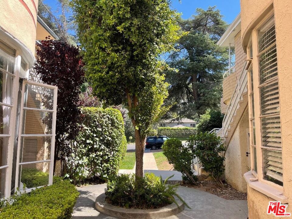 3757 Los Feliz Boulevard