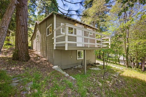 Photo of 22951 Redwood WAY, Crestline, CA 92325 (MLS # CV26102316)