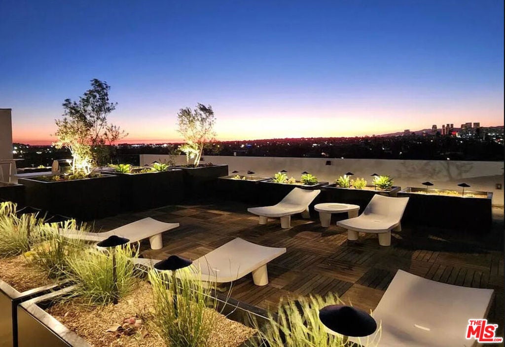 5550 W Pico Boulevard