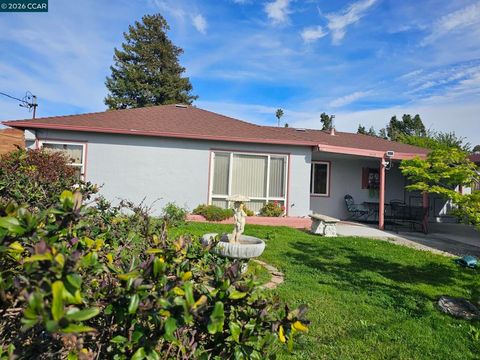Photo of 950 Kelvin Ct Ct, El Sobrante, CA 94803 (MLS # 41128006)
