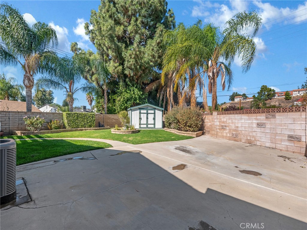 Emblem (EMBL) - Residential