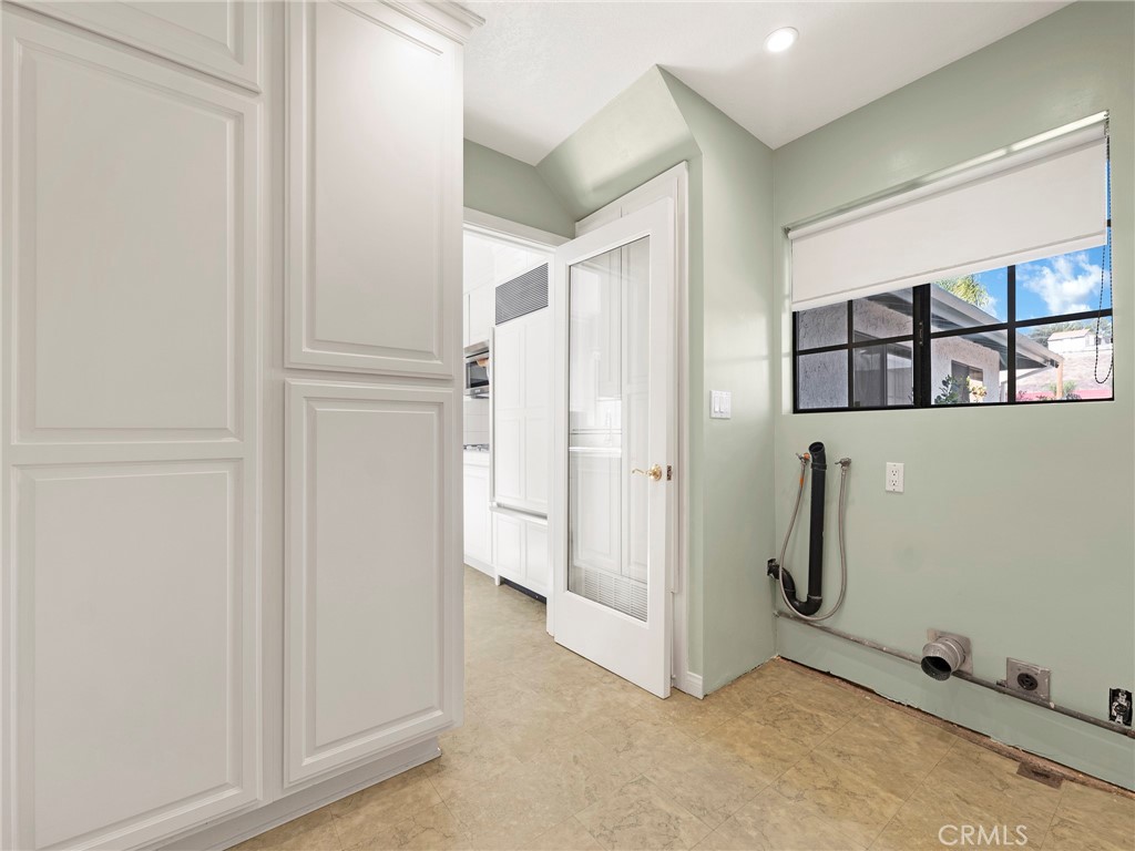 Emblem (EMBL) - Residential