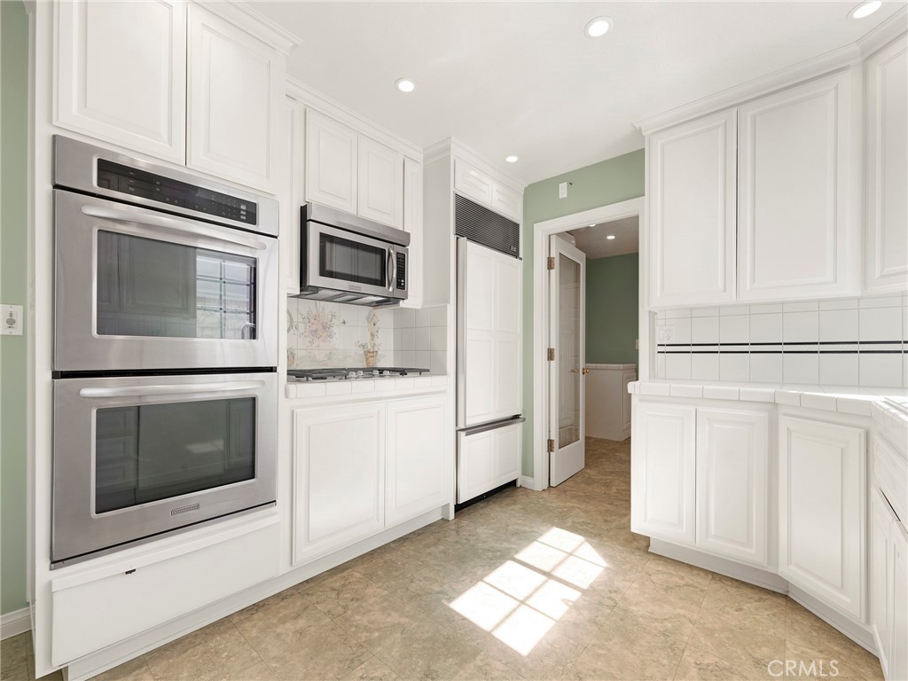 Emblem (EMBL) - Residential