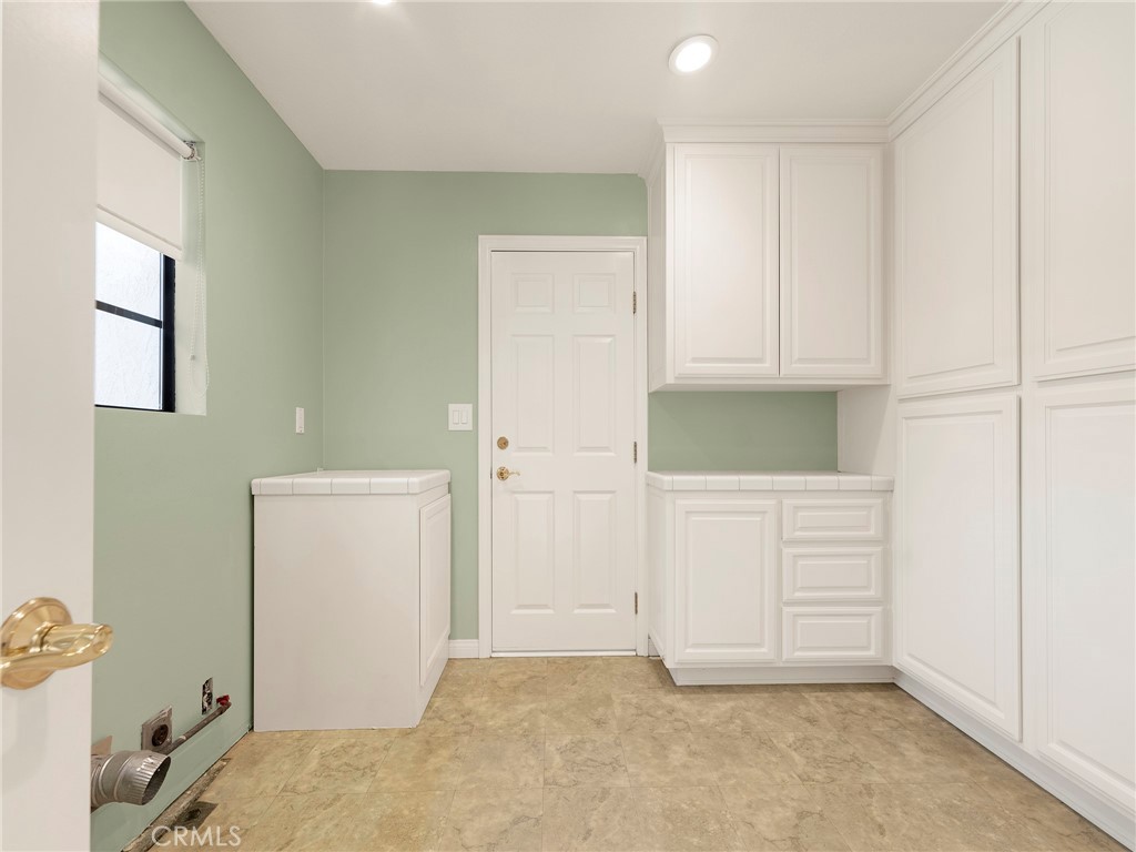 Emblem (EMBL) - Residential