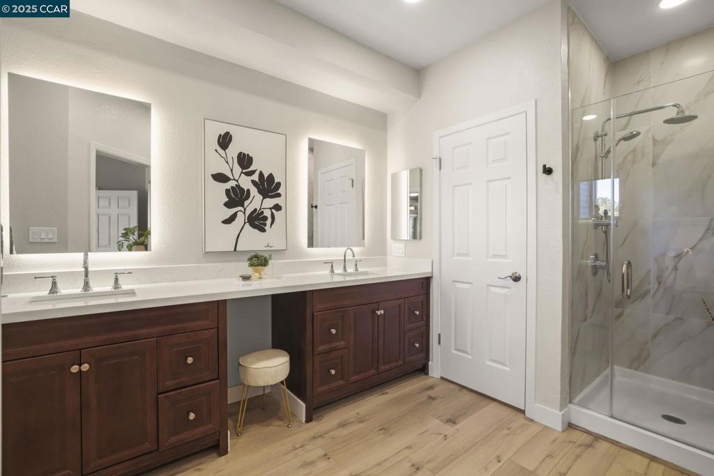 TURNBERRY - Residential