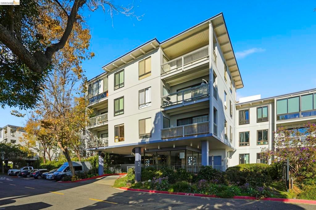 2 ADMIRAL DRIVE B276