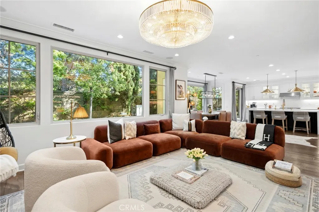 Irvine, California 92618, United States, 5 Bedrooms Bedrooms, ,4 BathroomsBathrooms,Residential,Active,152756