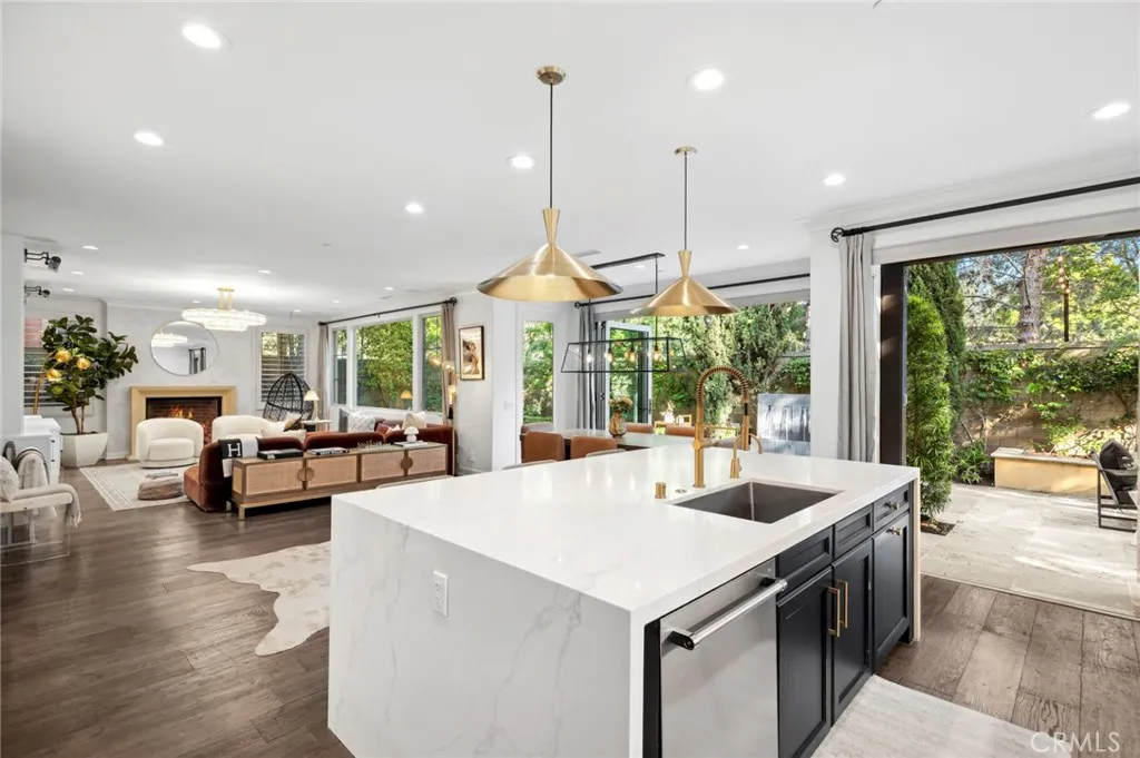 Irvine, California 92618, United States, 5 Bedrooms Bedrooms, ,4 BathroomsBathrooms,Residential,Active,152756