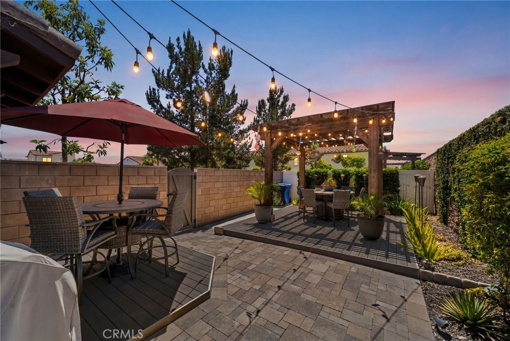 10832 Flora Park