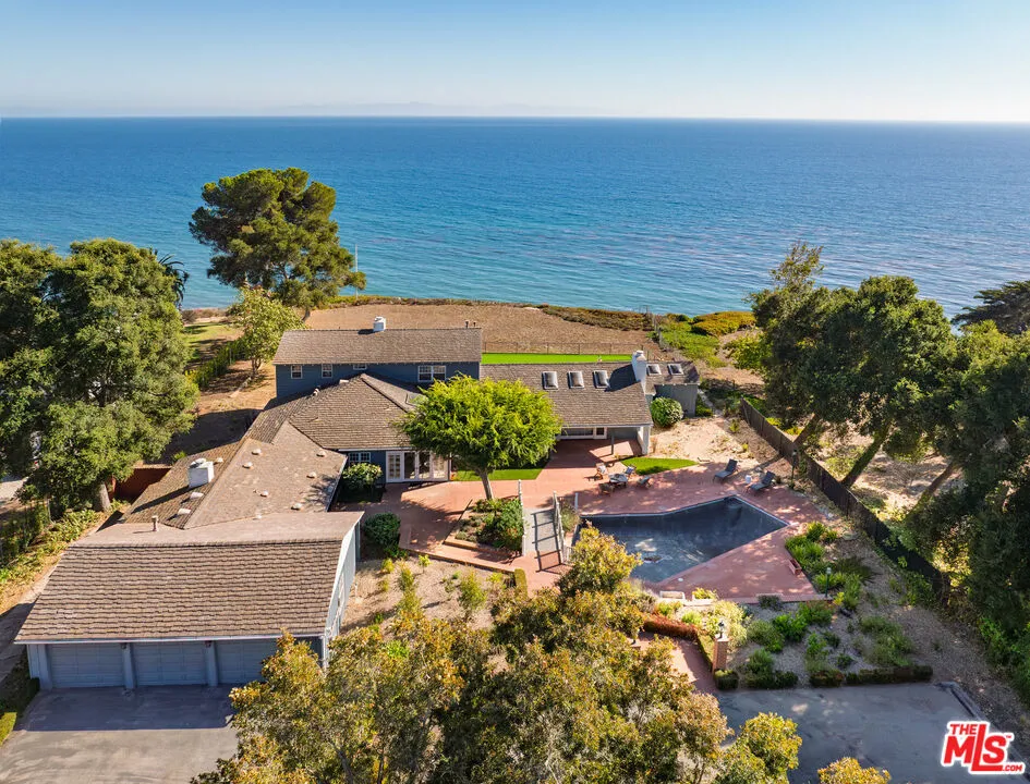 Santa Barbara, California 93110, United States, 5 Bedrooms Bedrooms, ,6 BathroomsBathrooms,Residential,Active,210267