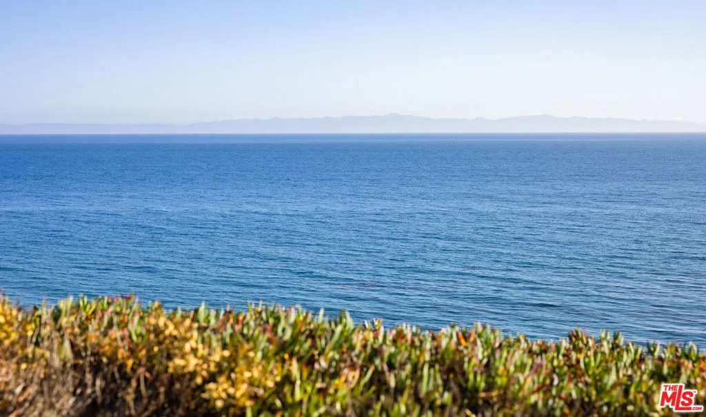 Santa Barbara, California 93110, United States, 5 Bedrooms Bedrooms, ,6 BathroomsBathrooms,Residential,Active,210267