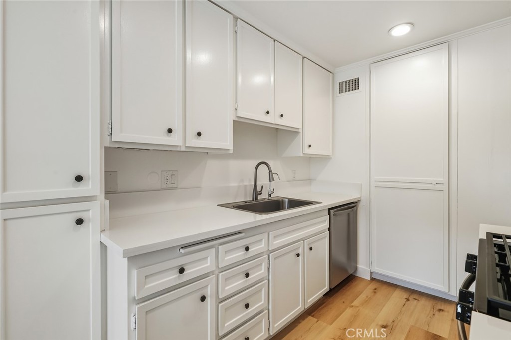 Aliso Villas (AV) - Residential