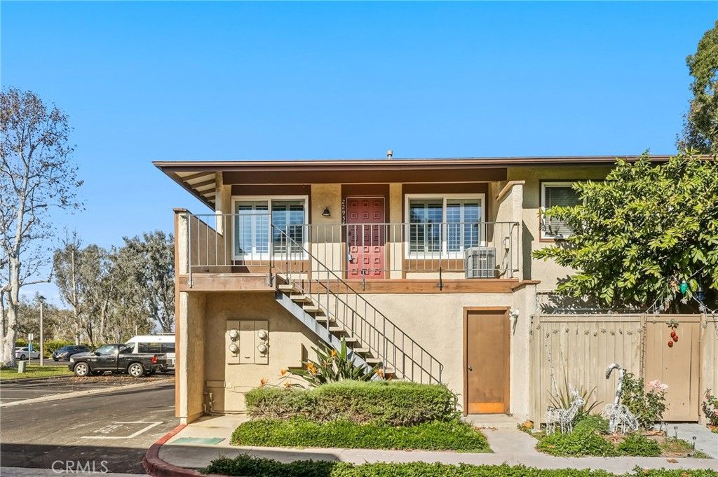 Photo of 22958 Via Nuez, Mission Viejo, CA 92691 (MLS # OC25276736)