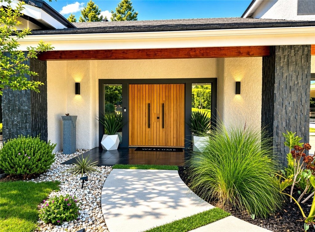 5001 Lakeview Canyon