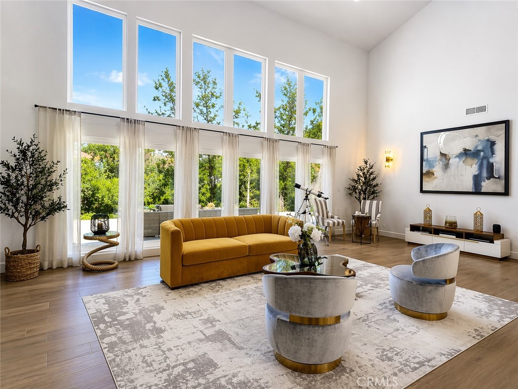 5001 Lakeview Canyon