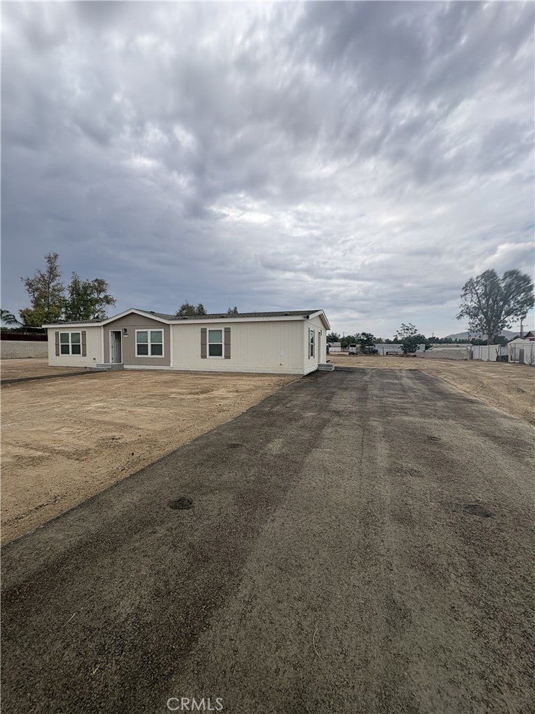 21781 Oakwood